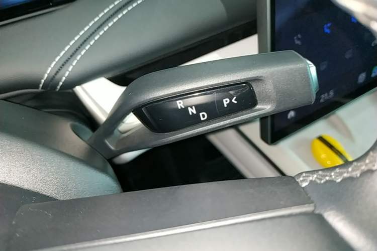Used Xiaomi Auto SU7 2024 Four-Wheel Drive Ultra-Long Range Advanced Intelligent Driving Max Edition Gear Lever