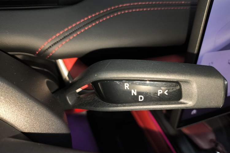 Used Xiaomi Auto SU7 2024 Rear-Drive Long-Range Intelligent Driving Version Gear Lever