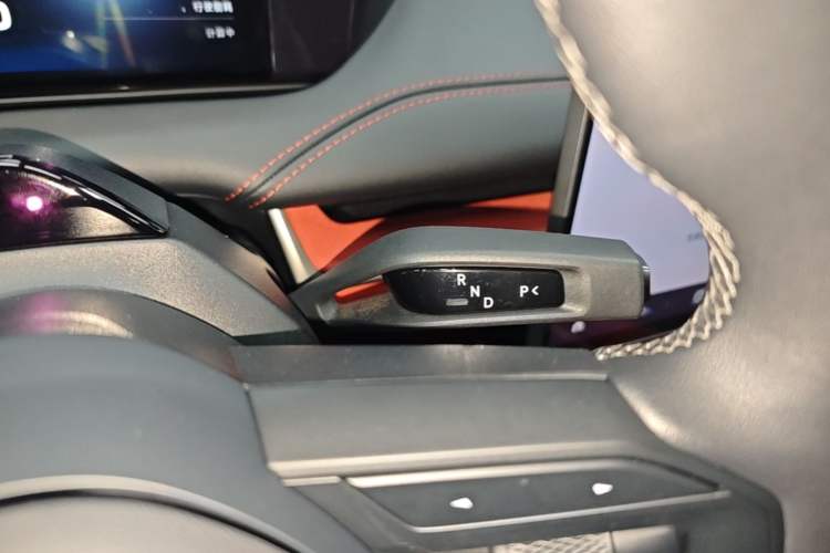 Used Xiaomi Auto SU7 2024 Rear-Drive Ultra-Long Range Advanced Pro-Level Intelligent Driving Version Gear Lever