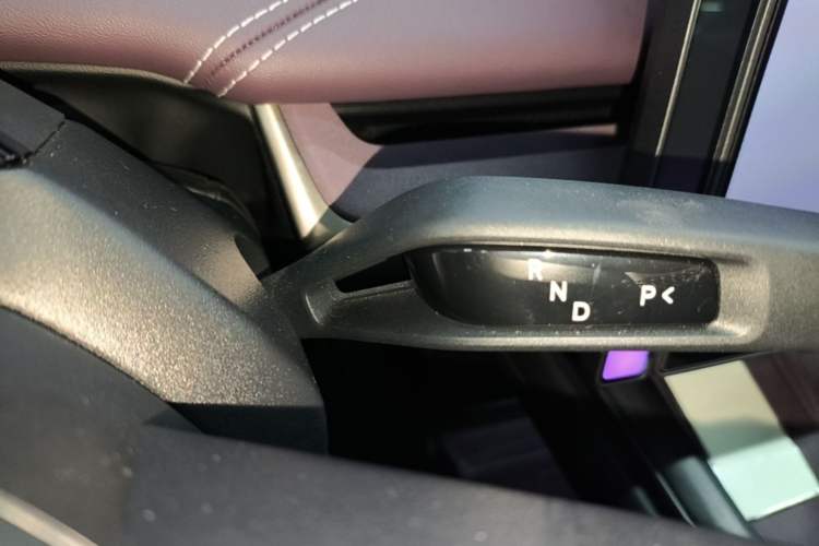 Used Xiaomi Auto SU7 2024 Rear-Drive Long-Range Intelligent Driving Version Gear Lever