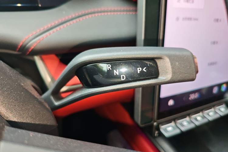 Used Xiaomi Auto SU7 2024 Four-Wheel Drive Ultra-Long Range Advanced Intelligent Driving Max Edition Gear Lever