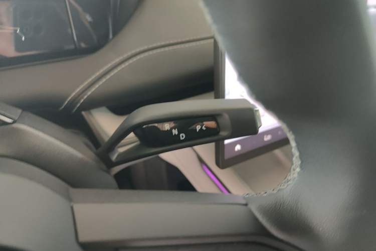 Used Xiaomi Auto SU7 2024 Four-Wheel Drive Ultra-Long Range Advanced Intelligent Driving Max Edition Gear Lever