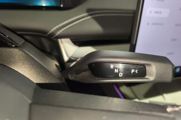Used Xiaomi Auto SU7 2024 Rear-Drive Ultra-Long Range Advanced Pro-Level Intelligent Driving Version Gear Lever