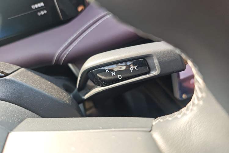 Used Xiaomi Auto SU7 2024 Rear-Drive Ultra-Long Range Advanced Pro-Level Intelligent Driving Version Gear Lever