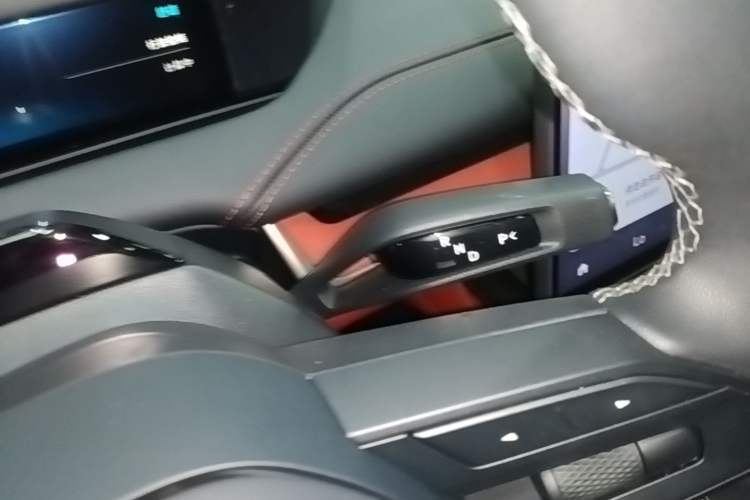 Used Xiaomi Auto SU7 2024 Rear-Drive Ultra-Long Range Advanced Pro-Level Intelligent Driving Version Gear Lever