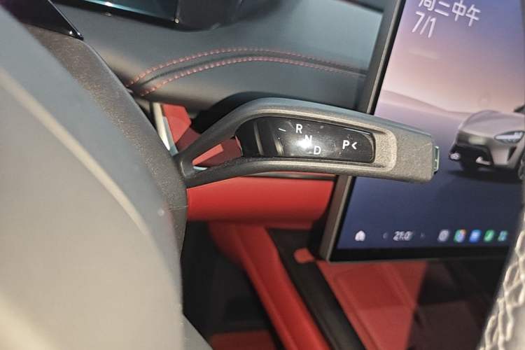 Used Xiaomi Auto SU7 2024 Four-Wheel Drive Ultra-Long Range Advanced Intelligent Driving Max Edition Gear Lever