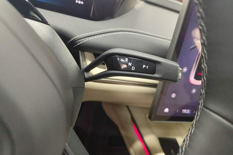 Used Xiaomi Auto SU7 2024 Rear-Drive Ultra-Long Range Advanced Pro-Level Intelligent Driving Version Gear Lever