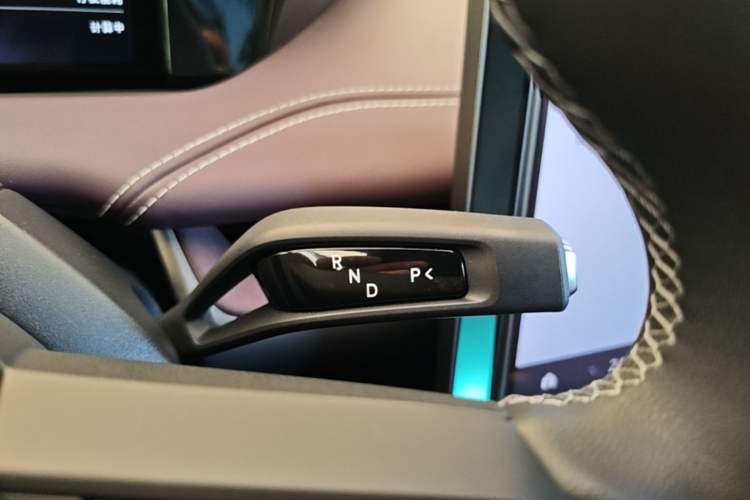 Used Xiaomi Auto SU7 2024 Four-Wheel Drive Ultra-Long Range Advanced Intelligent Driving Max Edition Gear Lever