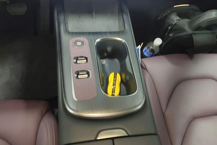 Used Xiaomi Auto SU7 2024 Rear-Drive Long-Range Intelligent Driving Version Gear Lever