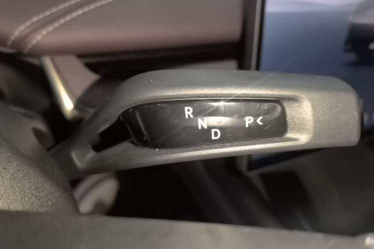 Used Xiaomi Auto SU7 2024 Rear-Drive Long-Range Intelligent Driving Version Gear Lever
