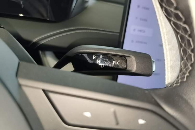 Used Xiaomi Auto SU7 2024 Rear-Drive Ultra-Long Range Advanced Pro-Level Intelligent Driving Version Gear Lever