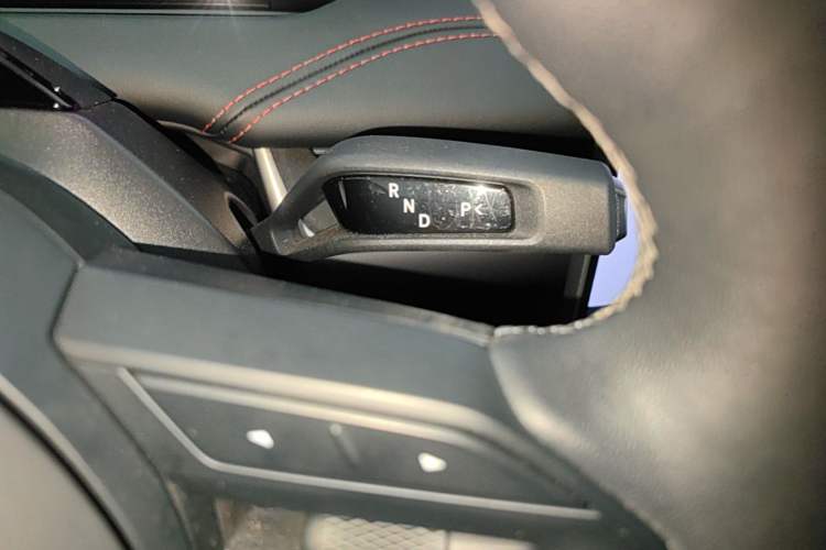 Used Xiaomi Auto SU7 2024 Four-Wheel Drive Ultra-Long Range Advanced Intelligent Driving Max Edition Gear Lever