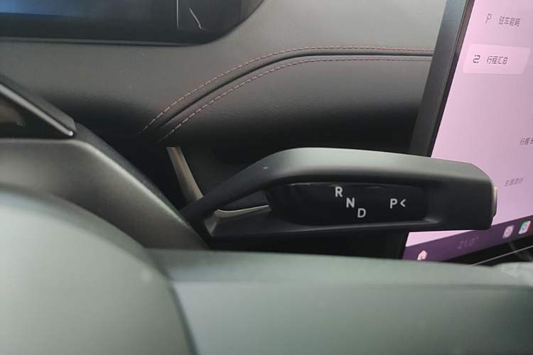 Used Xiaomi Auto SU7 2024 Rear-Drive Ultra-Long Range Advanced Pro-Level Intelligent Driving Version Gear Lever