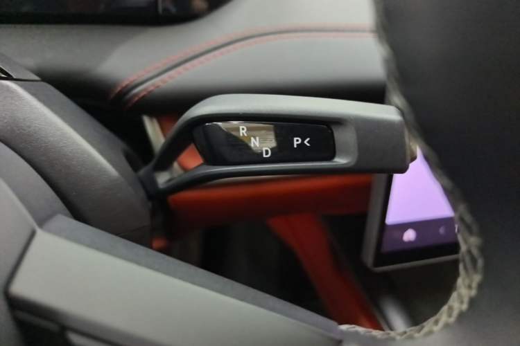 Used Xiaomi Auto SU7 2024 Rear-Drive Long-Range Intelligent Driving Version Gear Lever