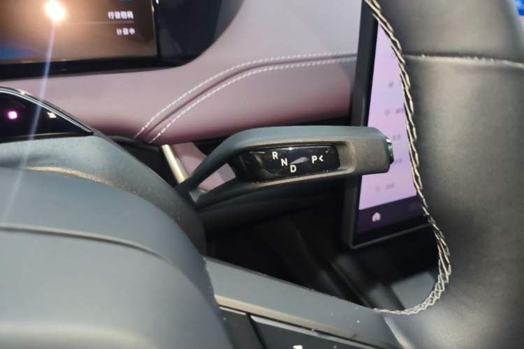 Used Xiaomi Auto SU7 2024 Rear-Drive Ultra-Long Range Advanced Pro-Level Intelligent Driving Version Gear Lever