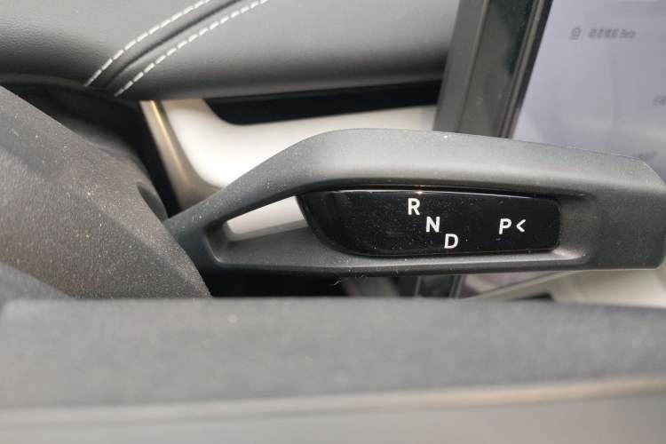 Used Xiaomi Auto SU7 2024 Four-Wheel Drive Ultra-Long Range Advanced Intelligent Driving Max Edition Gear Lever