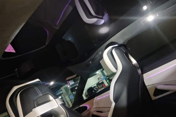 Used Xiaomi Auto SU7 2024 Four-Wheel Drive Ultra-Long Range Advanced Intelligent Driving Max Edition Headliner