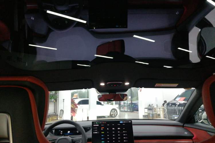 Used Xiaomi Auto SU7 2024 Rear-Drive Long-Range Intelligent Driving Version Headliner