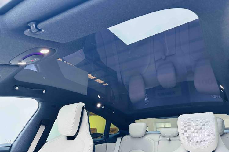 Used Xiaomi Auto SU7 2024 Rear-Drive Long-Range Intelligent Driving Version Headliner