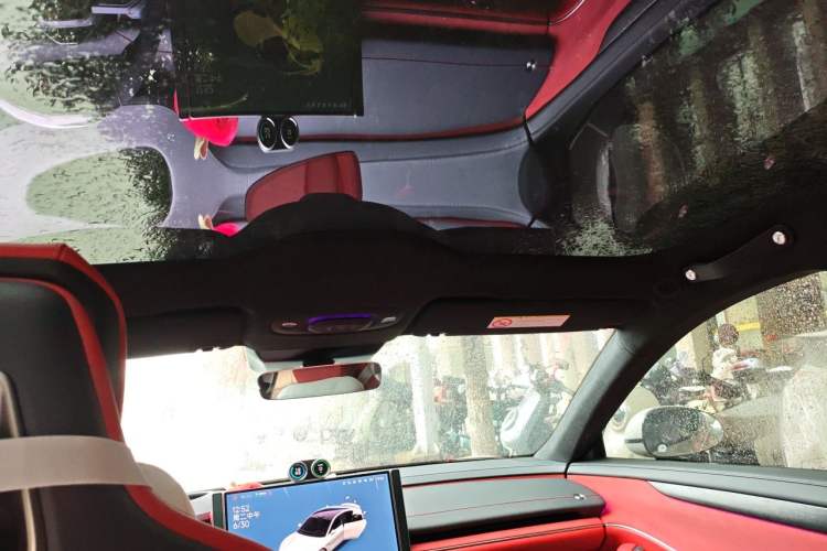 Used Xiaomi Auto SU7 2024 Four-Wheel Drive Ultra-Long Range Advanced Intelligent Driving Max Edition Headliner