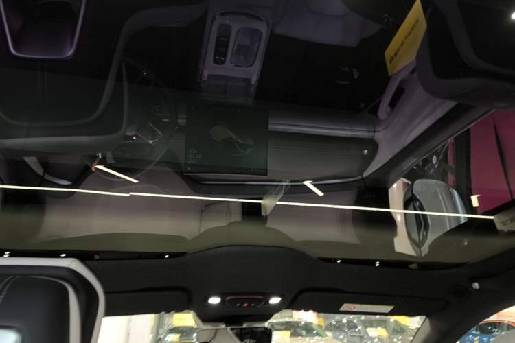 Used Xiaomi Auto SU7 2024 Rear-Drive Long-Range Intelligent Driving Version Headliner