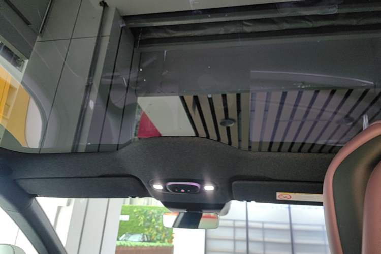 Used Xiaomi Auto SU7 2024 Rear-Drive Long-Range Intelligent Driving Version Headliner