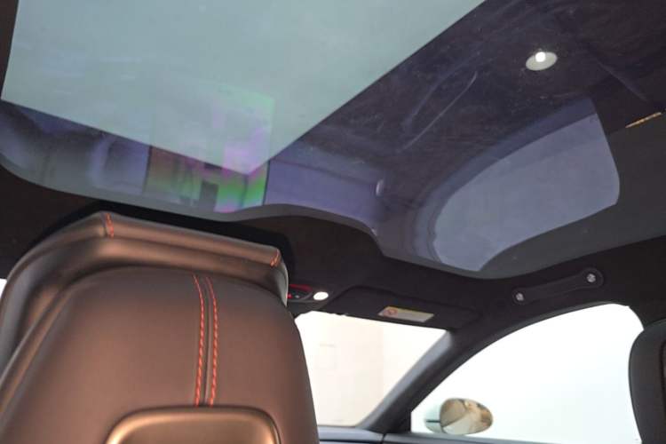 Used Xiaomi Auto SU7 2024 Four-Wheel Drive Ultra-Long Range Advanced Intelligent Driving Max Edition Headliner