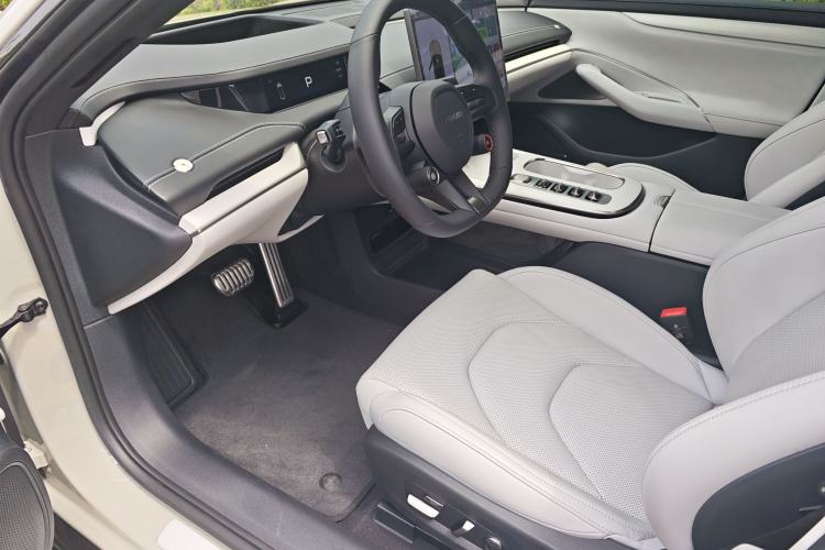 Used Xiaomi Auto SU7 2024 Four-Wheel Drive Ultra-Long Range Advanced Intelligent Driving Max Edition Interior 1