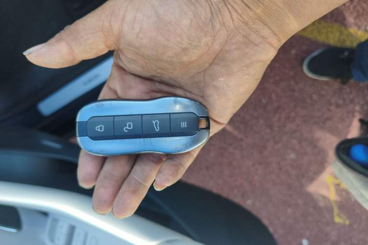 Used Xiaomi Auto SU7 2024 Rear-Drive Long-Range Intelligent Driving Version Interior 1