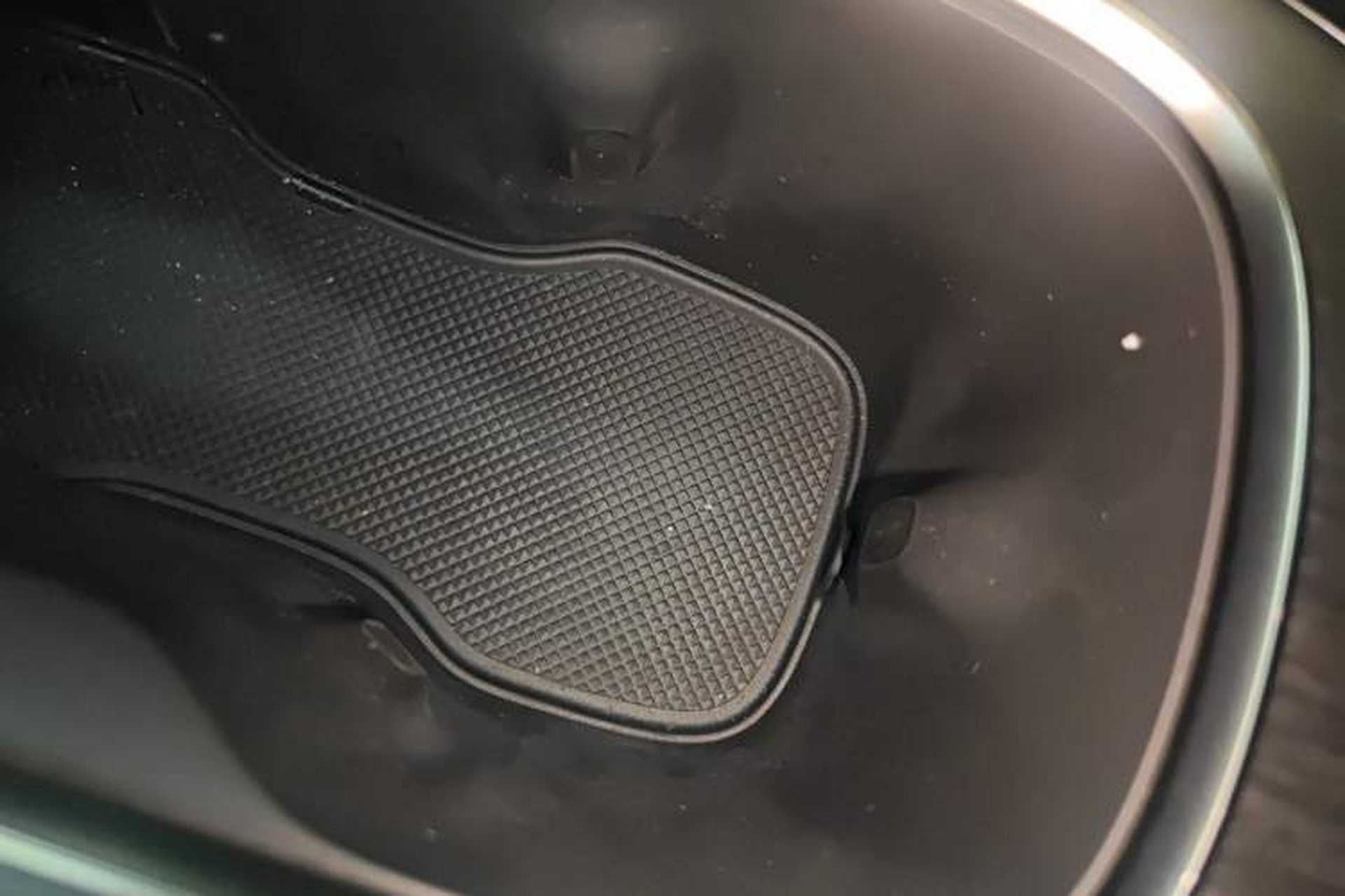 Used Xiaomi Auto SU7 2024 Rear-Drive Long-Range Intelligent Driving Version Interior 1