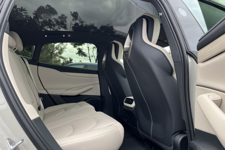 Used Xiaomi Auto SU7 2024 Rear-Drive Long-Range Intelligent Driving Version Interior 1