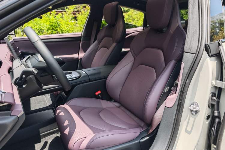 Used Xiaomi Auto SU7 2024 Four-Wheel Drive Ultra-Long Range Advanced Intelligent Driving Max Edition Interior 1