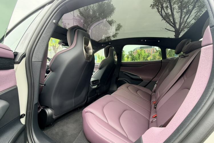 Used Xiaomi Auto SU7 2024 Rear-Drive Long-Range Intelligent Driving Version Interior 11