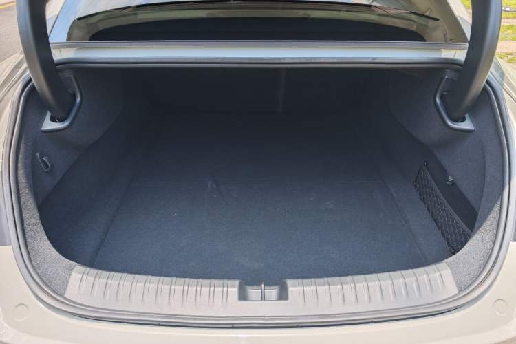 Used Xiaomi Auto SU7 2024 Four-Wheel Drive Ultra-Long Range Advanced Intelligent Driving Max Edition Interior 12