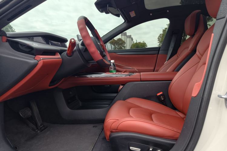 Used Xiaomi Auto SU7 2024 Rear-Drive Long-Range Intelligent Driving Version Interior 2