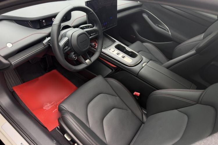 Used Xiaomi Auto SU7 2024 Rear-Drive Ultra-Long Range Advanced Pro-Level Intelligent Driving Version Interior 2