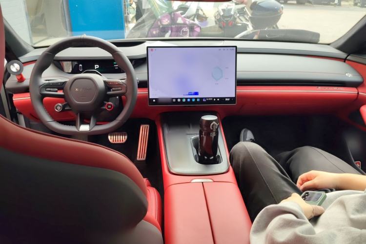 Used Xiaomi Auto SU7 2024 Four-Wheel Drive Ultra-Long Range Advanced Intelligent Driving Max Edition Interior 2