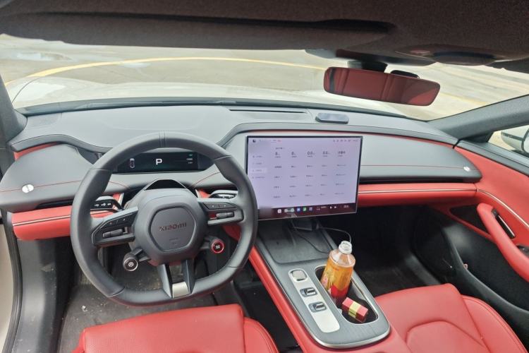 Used Xiaomi Auto SU7 2024 Rear-Drive Long-Range Intelligent Driving Version Interior 2