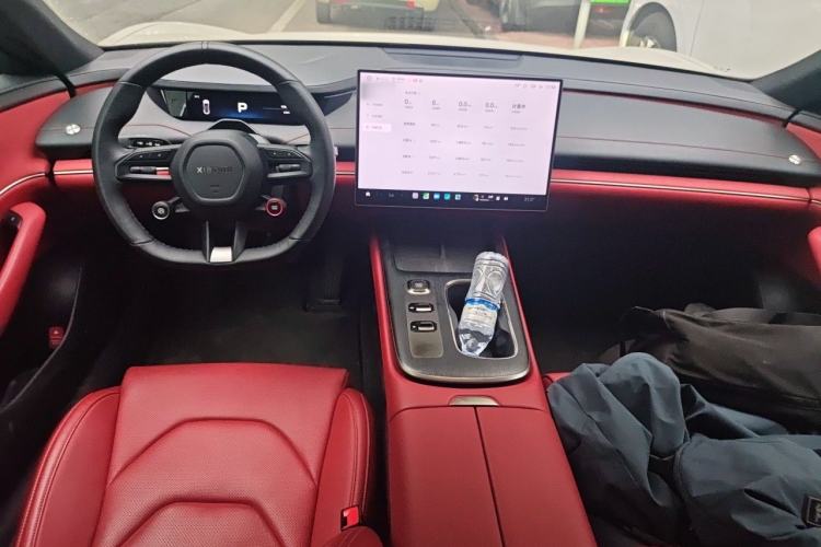Used Xiaomi Auto SU7 2024 Rear-Drive Long-Range Intelligent Driving Version Interior 2