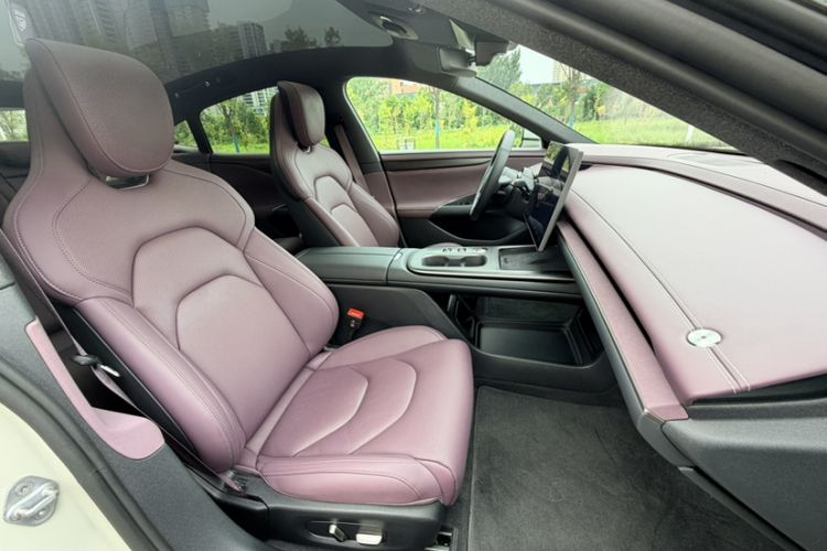 Used Xiaomi Auto SU7 2024 Rear-Drive Long-Range Intelligent Driving Version Interior 3