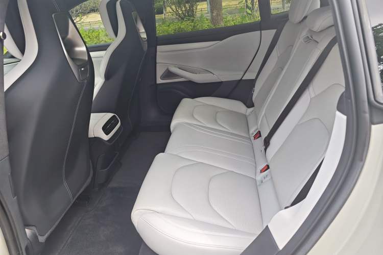 Used Xiaomi Auto SU7 2024 Four-Wheel Drive Ultra-Long Range Advanced Intelligent Driving Max Edition Interior 3