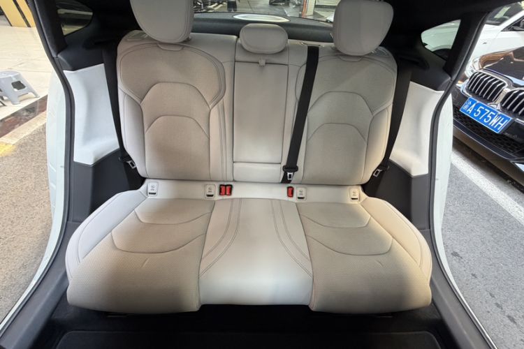 Used Xiaomi Auto SU7 2024 Rear-Drive Long-Range Intelligent Driving Version Interior 3