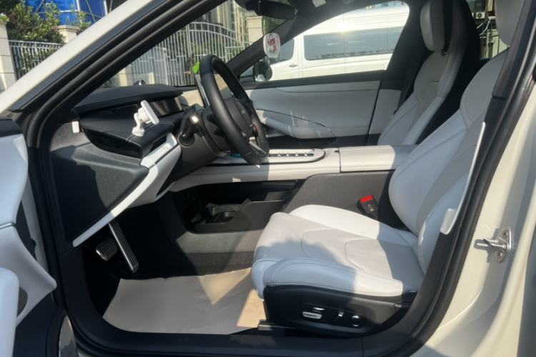 Used Xiaomi Auto SU7 2024 Four-Wheel Drive Ultra-Long Range Advanced Intelligent Driving Max Edition Interior 3