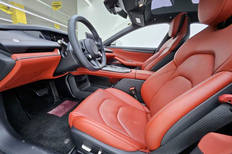 Used Xiaomi Auto SU7 2024 Rear-Drive Ultra-Long Range Advanced Pro-Level Intelligent Driving Version Interior 3