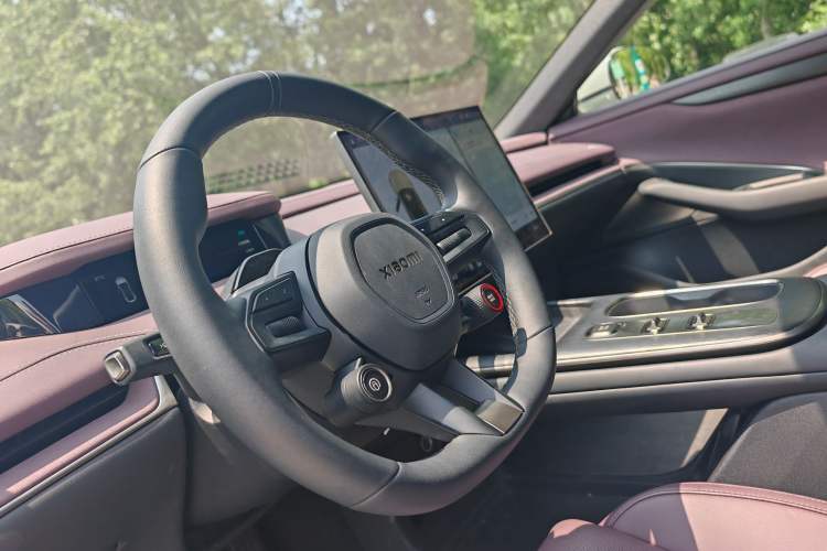 Used Xiaomi Auto SU7 2024 Rear-Drive Long-Range Intelligent Driving Version Interior 3