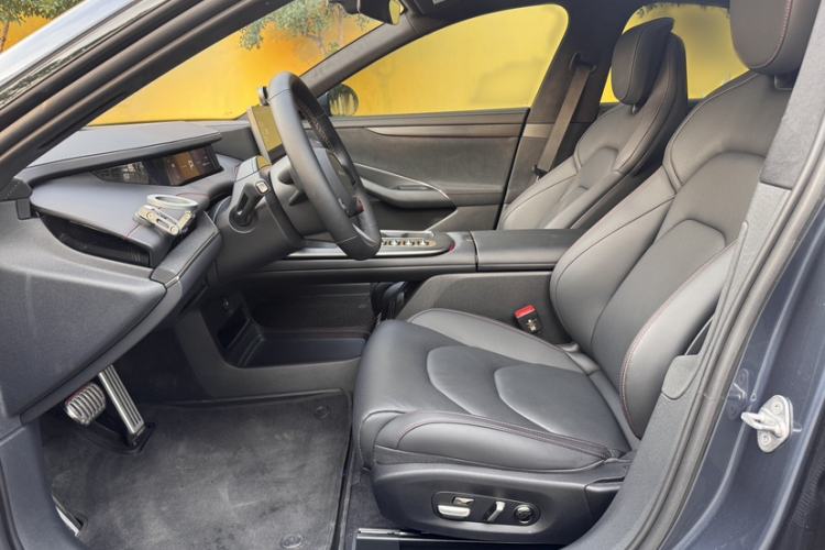 Used Xiaomi Auto SU7 2024 Four-Wheel Drive Ultra-Long Range Advanced Intelligent Driving Max Edition Interior 3