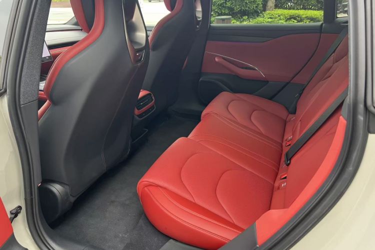 Used Xiaomi Auto SU7 2024 Rear-Drive Ultra-Long Range Advanced Pro-Level Intelligent Driving Version Interior 3