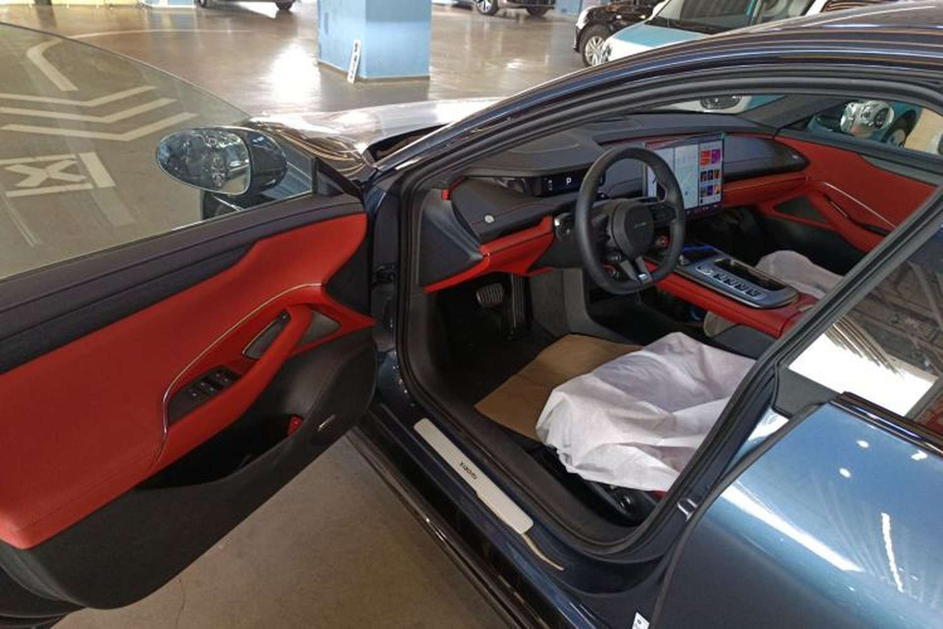 Used Xiaomi Auto SU7 2024 Rear-Drive Ultra-Long Range Advanced Pro-Level Intelligent Driving Version Interior 3