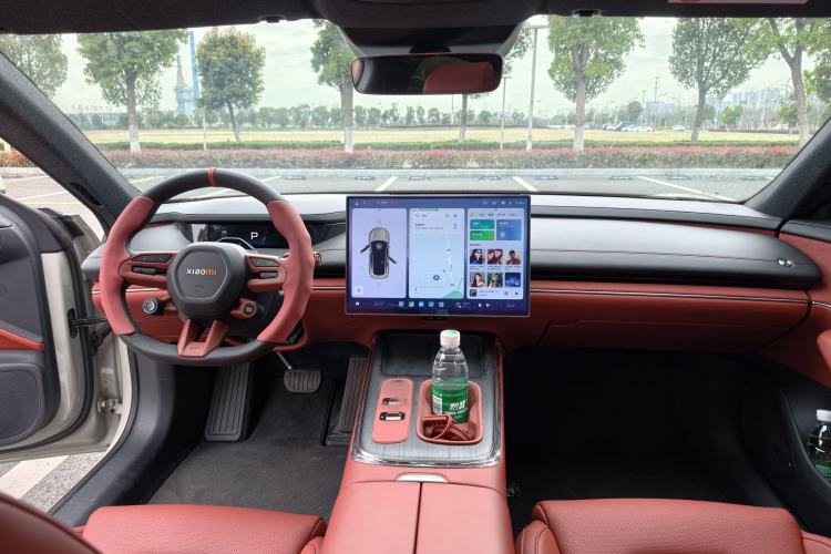 Used Xiaomi Auto SU7 2024 Rear-Drive Long-Range Intelligent Driving Version Interior 4