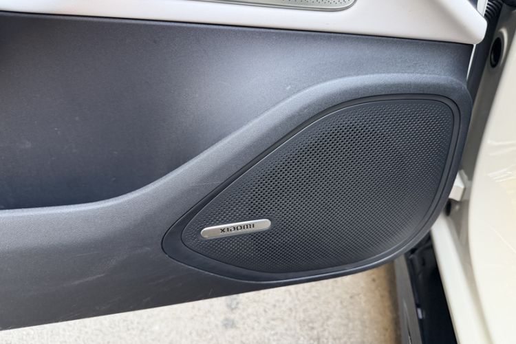 Used Xiaomi Auto SU7 2024 Rear-Drive Long-Range Intelligent Driving Version Interior 4
